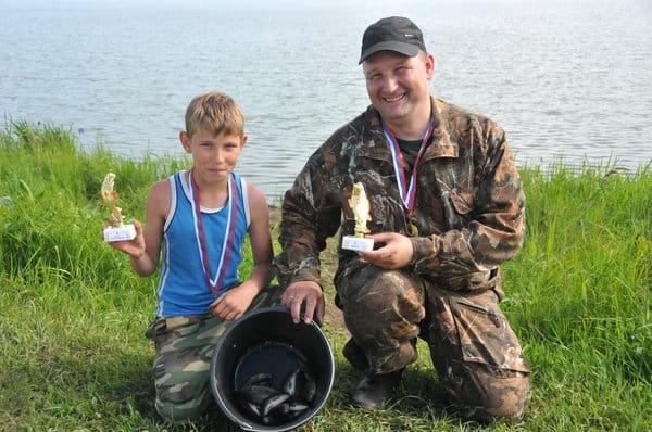 Самых удачливых рыбаков в Свободном наградили на озере Большанка. Новости
