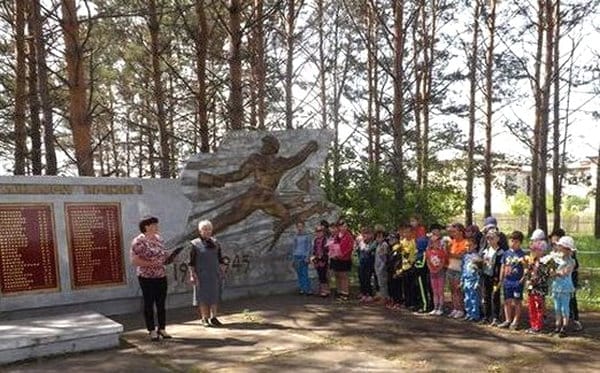 В День памяти и скорби в сёлах Свободненского района почтили память погибших земляков. Новости
