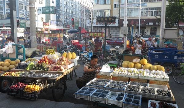 Уличный рынок в Хэйхэ. Новости