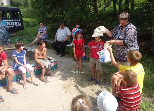 Автоклуб Свободненского района продолжает радовать детей весёлыми игровыми программами