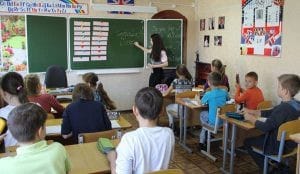 Российских учителей предложили сделать госслужащими