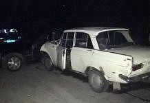 Ночью в Свободном водитель «москвича» не уступил «легенде»