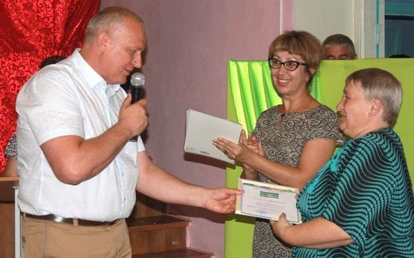 С двойным юбилеем жителей села Костюковка поздравили почётные гости