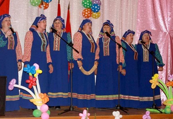 С двойным юбилеем жителей села Костюковка поздравили почётные гости