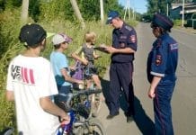 Свободненские полицейские объяснили юным велосипедистам правила поведения на дороге