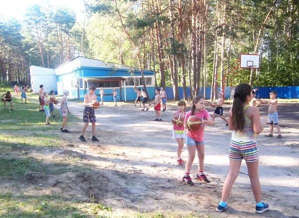 Во второй смене лагеря клуба «Лесные волки» отдохнули 32 свободненских школьника. Новости