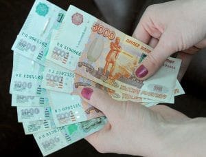 Средняя зарплата в Амурской области выросла на 8%