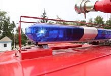 Шесть пожарных на двух машинах тушили горевший в Свободном автомобиль