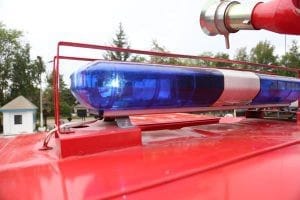 Шесть пожарных на двух машинах тушили горевший в Свободном автомобиль