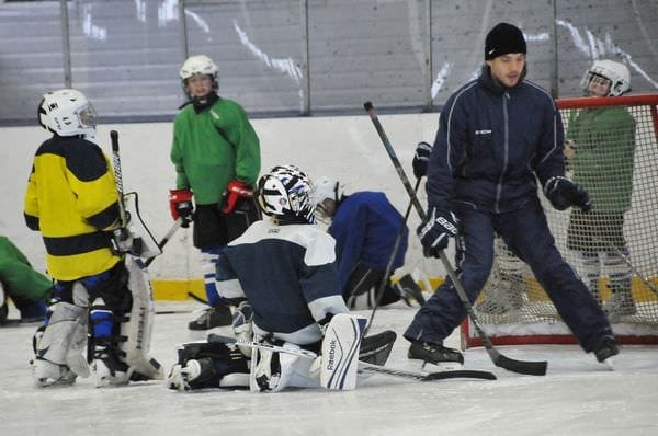 На ледовой арене Свободного готовят будущих звёзд хоккея и фигурного катания. Новости