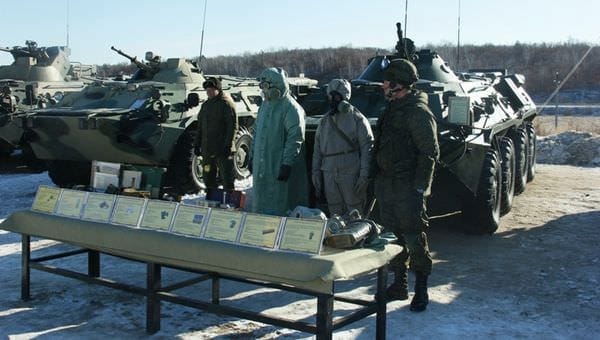 В Приамурье военным атташе из 30 стран мира продемонстрировали танки и оружие