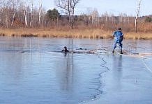 Амурские спасатели предупреждают об опасности первого льда на водоёмах области