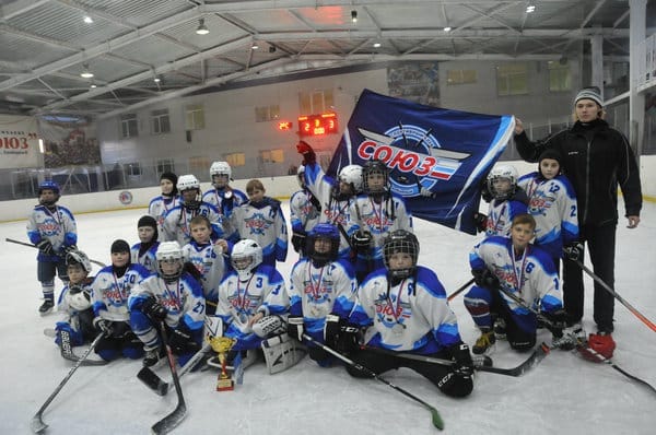 Юные хоккеисты свободненского «Союза» завоевали серебро в областных играх. Новости