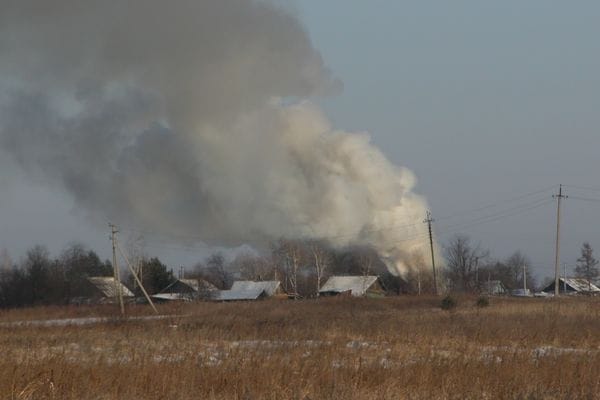 Двое жителей свободненского села едва не сгорели заживо в доме после поджога. Новости