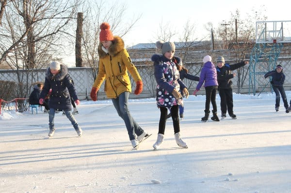 Покататься на коньках в Свободном уже можно и на льду стадиона «Торпедо». Новости