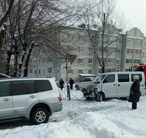 Выпавший в Свободном снег стал причиной нескольких дорожных автоаварий. Новости