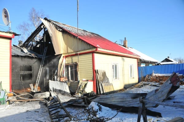 Пожар в Свободном оставил без дома и вещей мать с двумя детьми. Новости