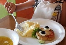 В школах и детсадах Приамурья выявили массу нарушений в организации питания