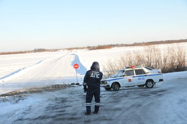 На ледовой переправе через Зею около Свободного произошла трагедия. Новости