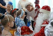 Дед Мороз и Снегурочка из полиции поздравили юных жителей Циолковского с наступающим Новым годом