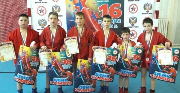 Пять юных самбистов из Свободного завоевали золотые медали областного первенства. Новости