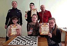 Турнир по шашкам в Свободном посвятили Международному Дню инвалидов