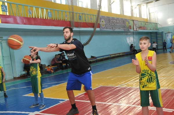 Мастер-класс для «Лесных волков» в Свободном провёл баскетболист-профессионал из Берлина. Новости