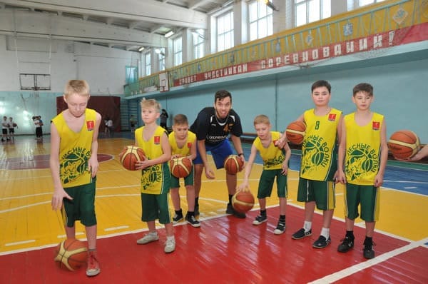 Мастер-класс для «Лесных волков» в Свободном провёл баскетболист-профессионал из Берлина. Новости