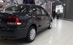 В России доля продаж отечественных автомобилей впервые за четыре года превысила 20%