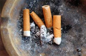 Новые пугающие картинки появятся на пачках сигарет в 2017 году