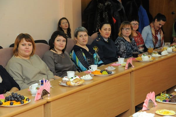 Женщин-руководителей трудовых коллективов Свободного поздравил глава города. Новости