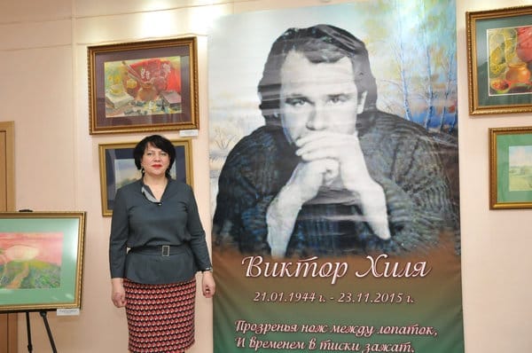 Желтояровцы гордятся художником-земляком, а выставка его картин продолжает покорять амурчан. Новости