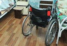 Родственников умершего свободненца шокировала перевозка тела в морг в инвалидной коляске