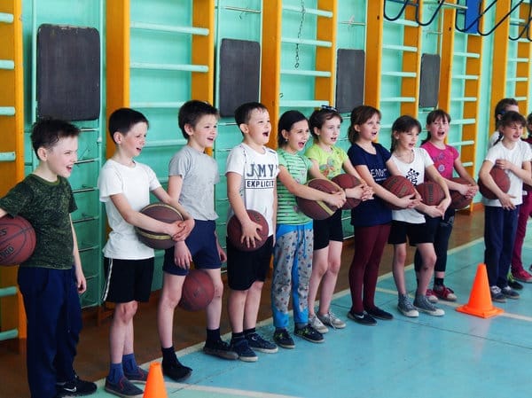 Юным баскетболистам свободненского клуба «Лесные волки» на первую годовщину подарили форму. Новости