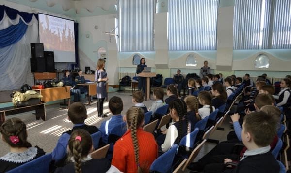Сотрудники МЧС провели для школьников Циолковского открытый урок