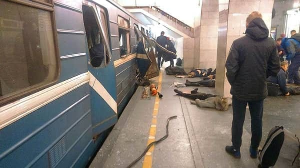 После взрыва в метро Санкт-Петербурга есть погибшие и пострадавшие. Новости