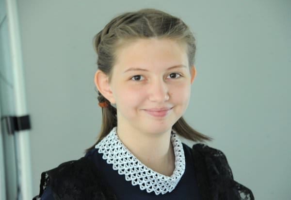 Свободненская школьница, заставившая прослезиться московское жюри своим фильмом о санкциях, мечтает поднять родное село. Новости