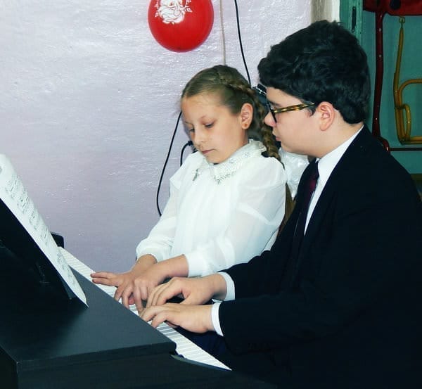 Юные музыканты приехали с концертом к воспитанникам свободненского приюта. Новости