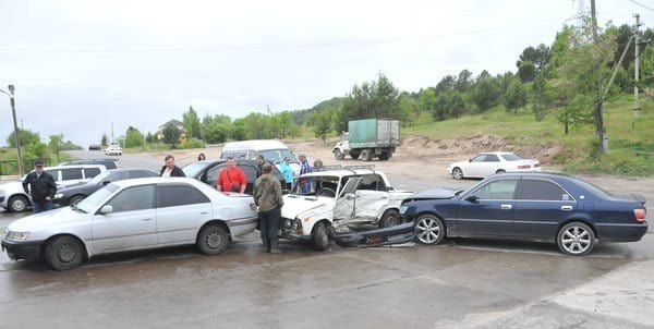 На въезде в Свободный произошло ДТП с участием трёх автомобилей. Новости