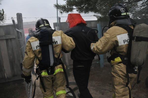 Военные тушили горевший «Урал» в ходе крупного пожарно-тактического учения в Свободном. Новости