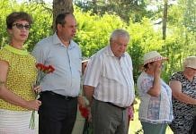 Руководители Свободненского района приехали на митинг к нижнебузулинцам в День памяти и скорби