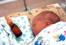 Число новорождённых в Приамурье с начала года резко снизилось