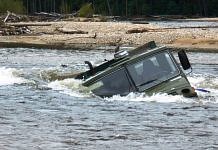 Поиски унесённого течением водителя в Тындинском районе продолжаются