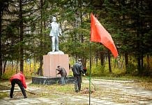 Коммунисты Свободного провели субботник памяти писателя Николая Островского
