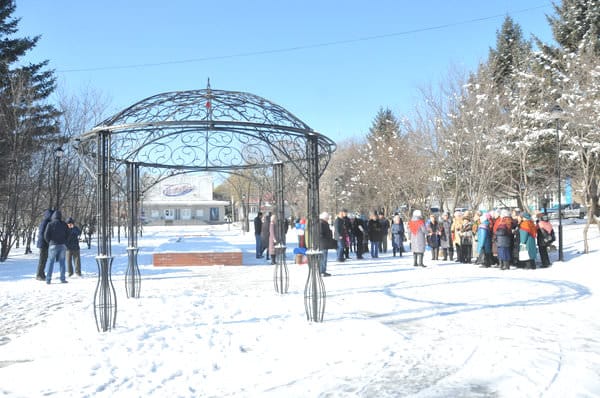 Фотозоны в городском парке Свободного торжественно открыли после первого снегопада. Новости