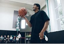 Открытая СИБУРом в Благовещенске обновлённая баскетбольная площадка восхитила звезду NBA