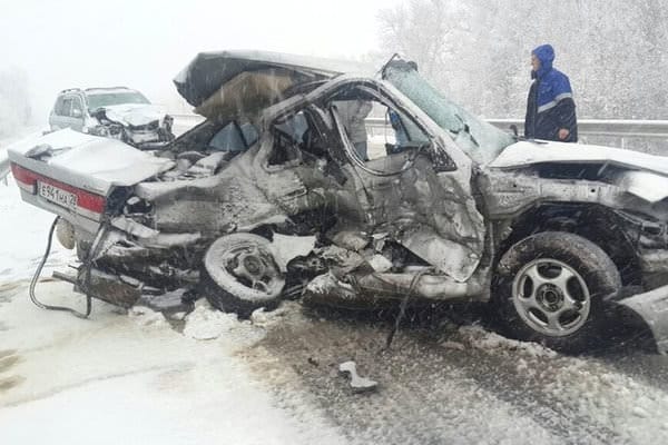 После снегопада на дорогах Свободненского и соседнего районов в ДТП пострадали люди и машины. Новости