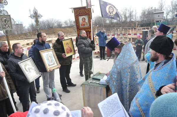 Крестный ход с Казанской иконой Божией Матери свободненцы завершили у будущего храма. Новости