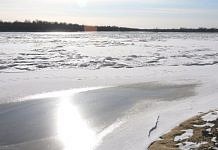 Лёд на водоёмах Приамурья с каждым днём становится всё опасней
