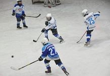 Хоккейный сезон в Свободном открылся победами «Союза»